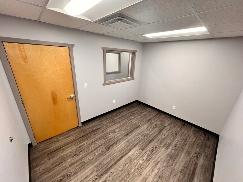 More Photos Of 3700 Fruitvale Blvd, Yakima Office For Lease