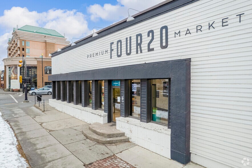 More Photos Of 102 10th St NW, Calgary Restaurant For Lease