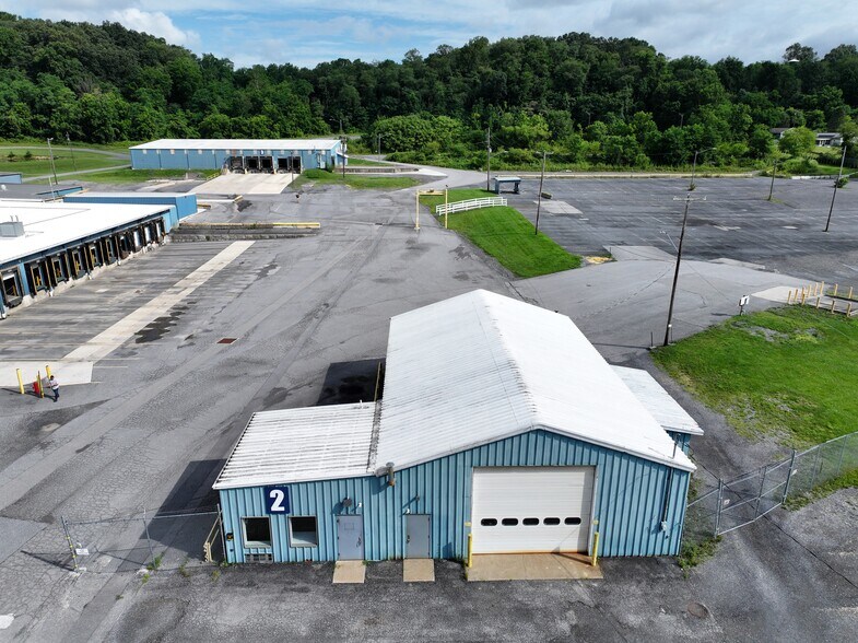 More Photos Of 12393 William Penn Hwy, Thompsontown Unknown For Lease