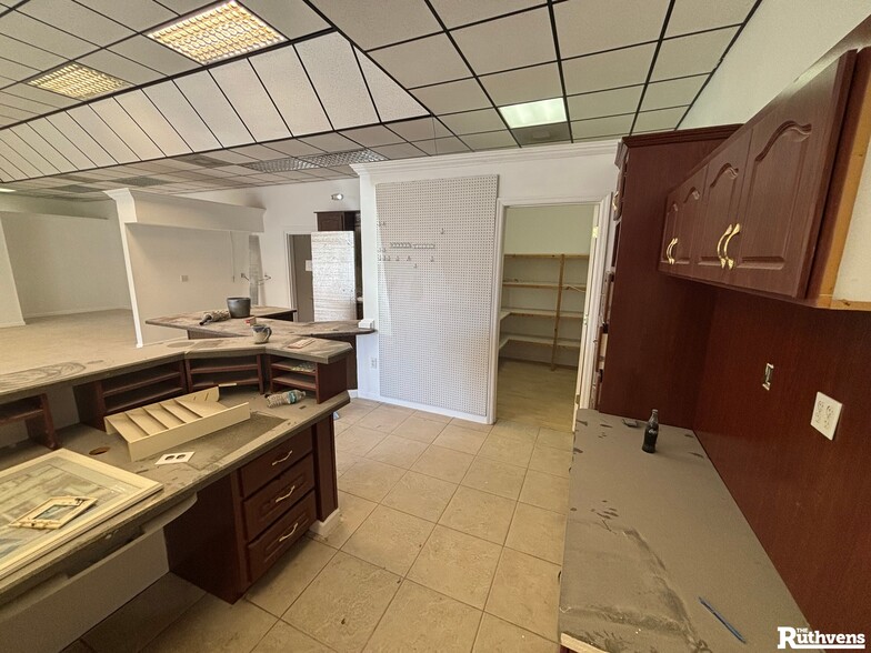 More Photos Of 1503 N Lake Ave, Avon Park Storefront Retail Office For Sale