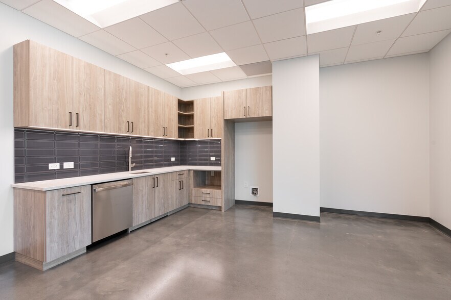 More Photos Of 4509 Creedmoor Rd, Raleigh Office For Lease