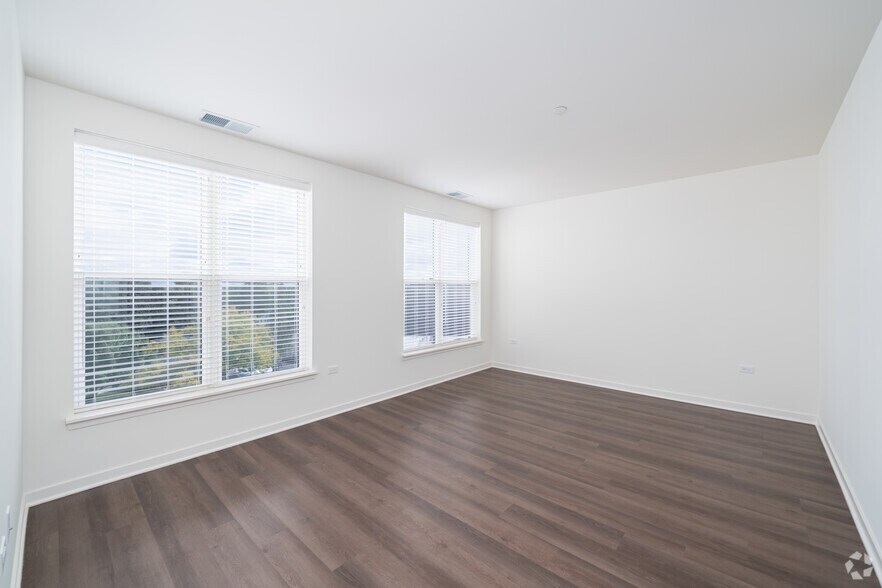 More Photos Of 122 E Northwest Hwy, Mount Prospect Apartments For Lease