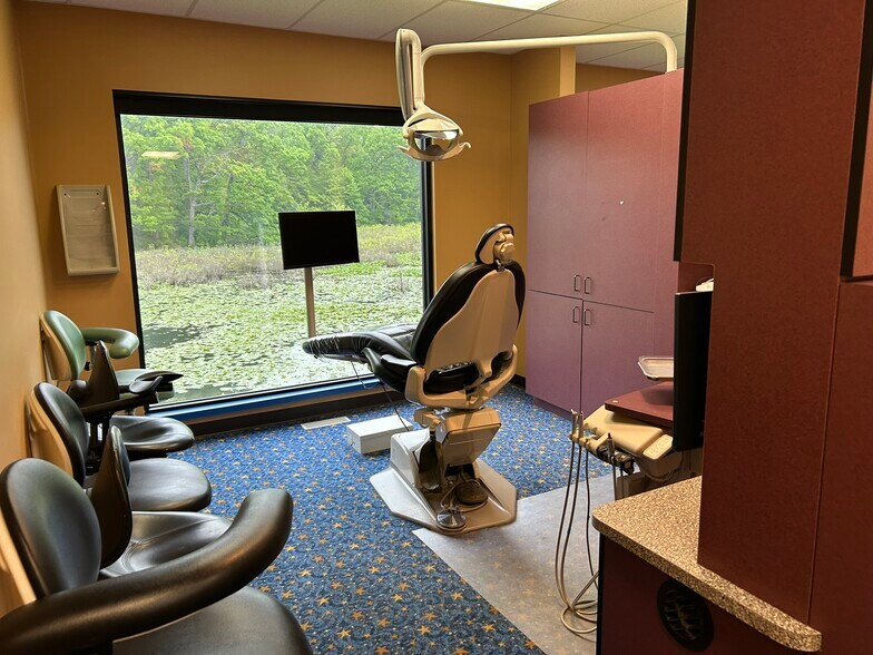 More Photos Of 6919 Grand River Rd, Brighton Medical For Sale