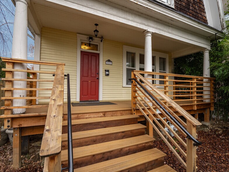 More Photos Of 317 NE Sacramento St, Portland Office For Sale