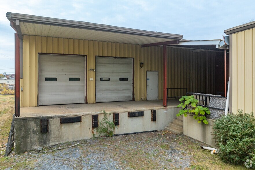 More Photos Of 500 N 8th St, Reading Warehouse For Lease