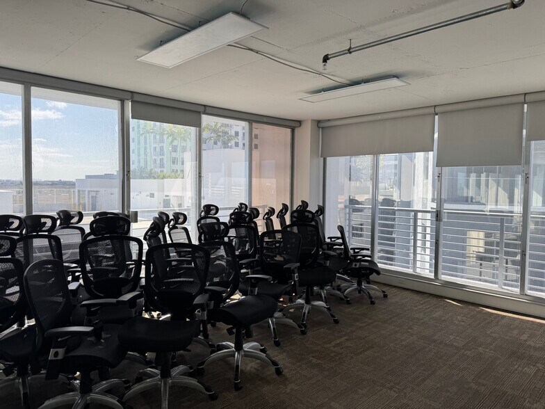 More Photos Of 1720 Harrison St, Hollywood Office Residential For Sale