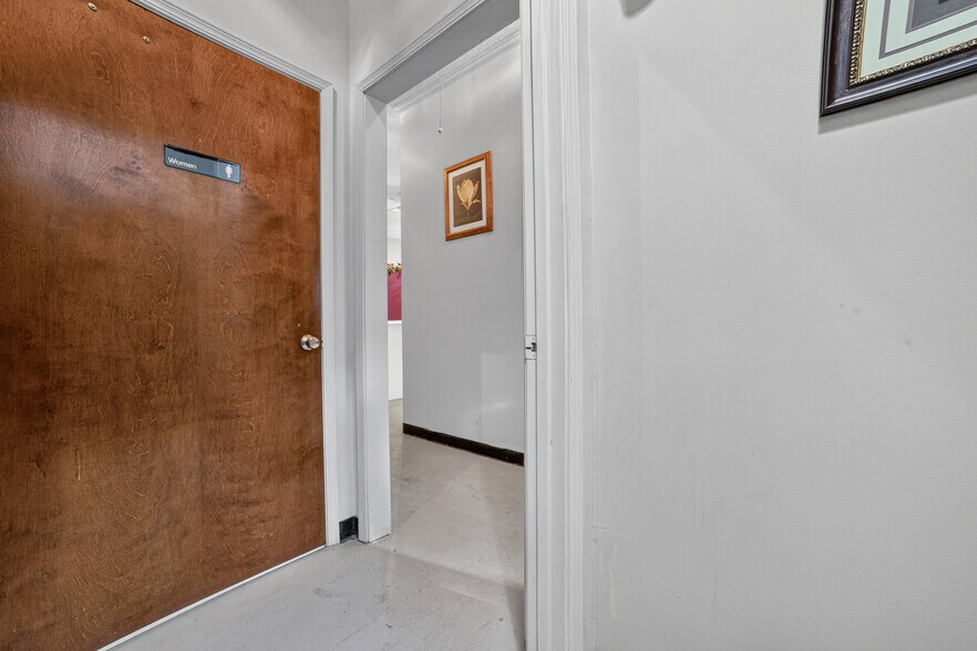 More Photos Of 1030 Dry Branch Rd, Hopkins General Retail For Sale