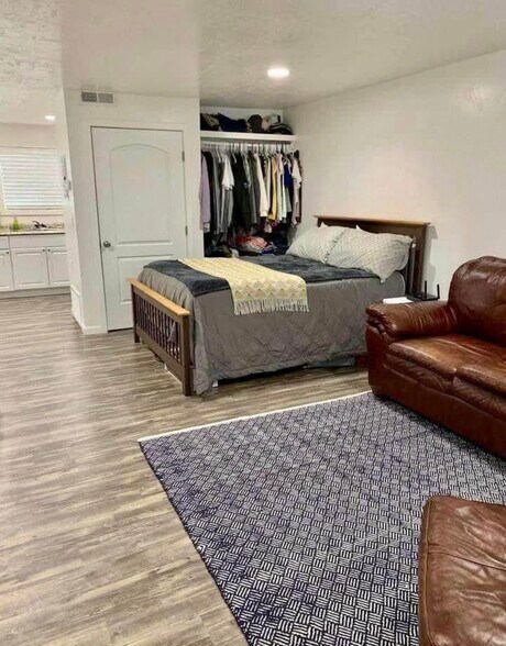 More Photos Of 331 400 E, Logan Apartments For Sale