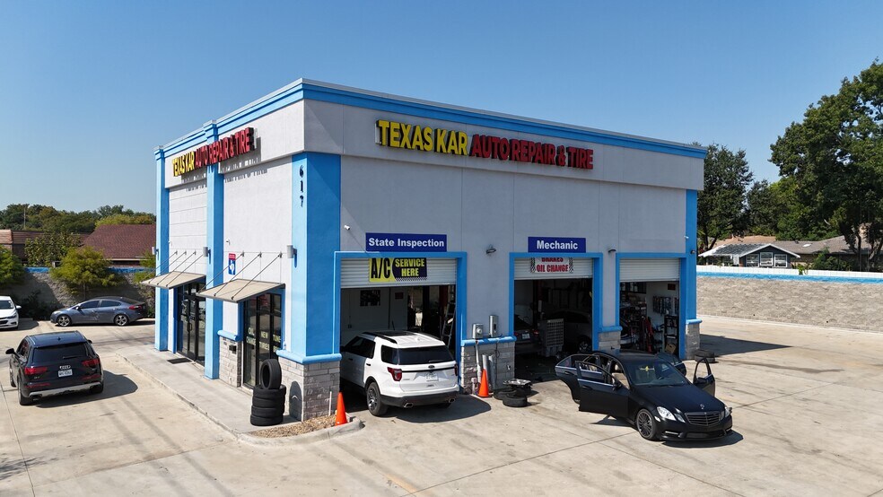 More Photos Of 617 W Centerville Rd, Garland Auto Repair For Lease