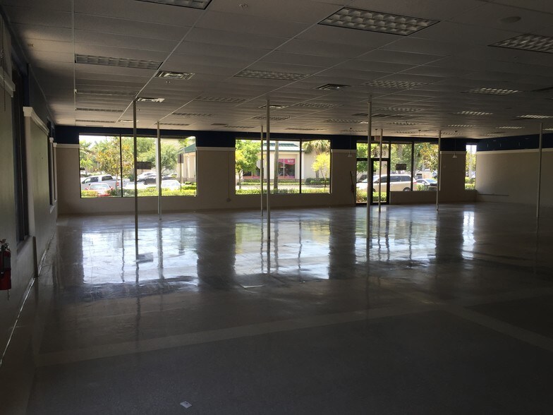 More Photos Of 6169-6185 Jog Rd, Lake Worth Unknown For Lease