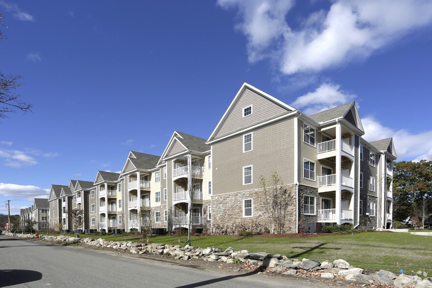 Primary Photo Of 4 Berry St, North Andover Apartments For Lease
