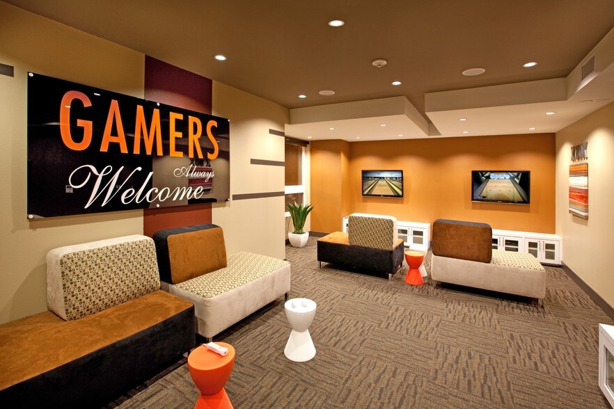 More Photos Of 421 W Broadway, Long Beach Multifamily For Sale