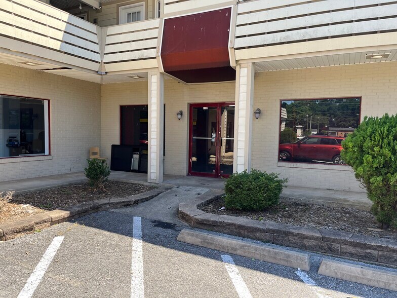More Photos Of 632-634 Charles St, Staunton Storefront Retail Residential For Sale