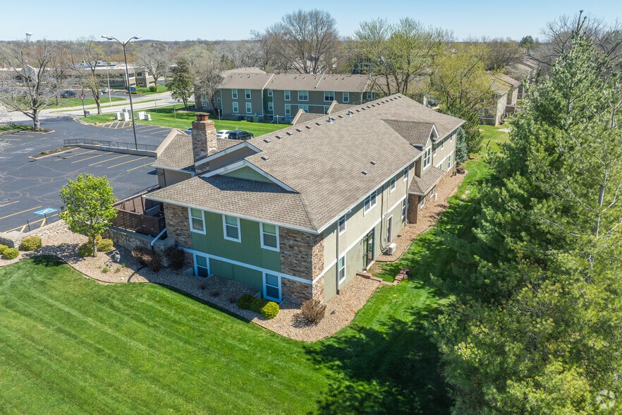 More Photos Of 2601 NE Kendallwood Pky, Gladstone Office For Lease