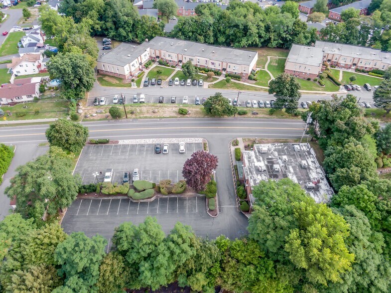 More Photos Of 171 Ramapo Rd, Garnerville Office For Lease