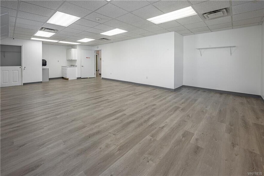 More Photos Of 6115 1st St, Newfane Office For Sale