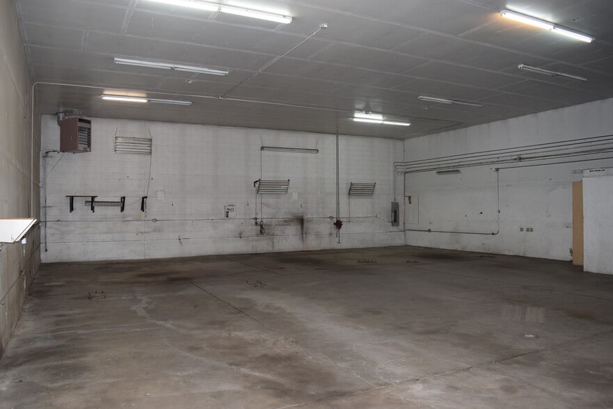 More Photos Of 9612 Titan Park Cir, Littleton Warehouse For Lease