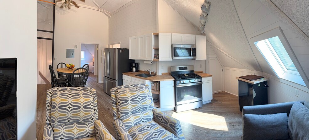 More Photos Of 538 S Center St, Collierville Office For Sale