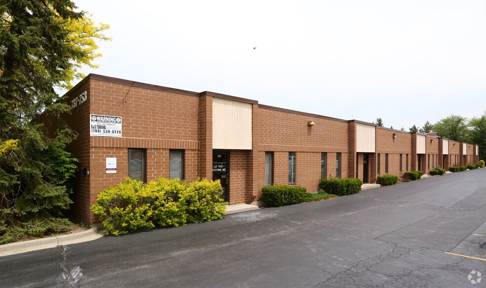Primary Photo Of 737-753 N Edgewood Ave, Wood Dale Warehouse For Lease
