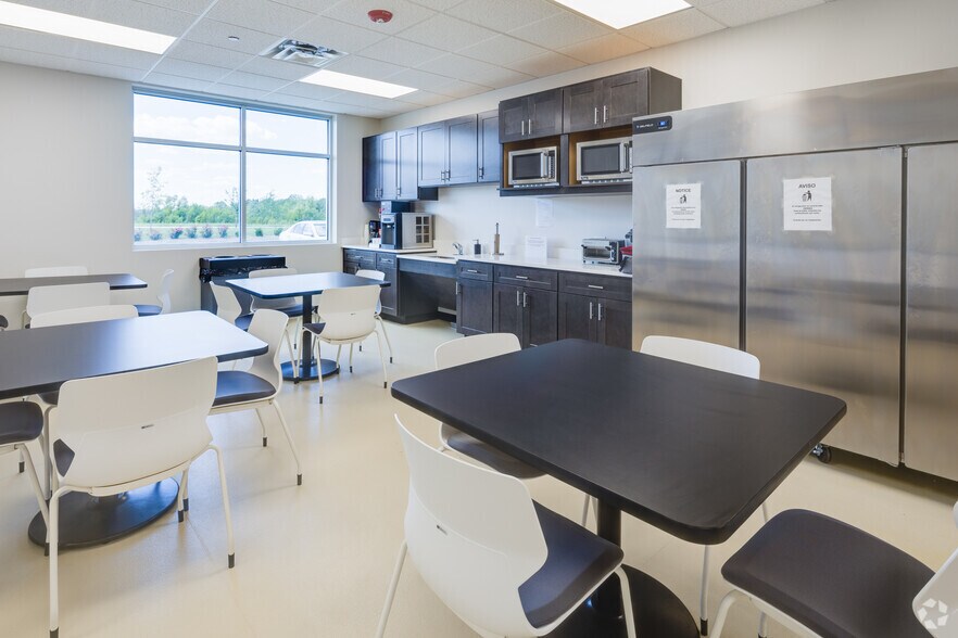 More Photos Of 17007 Prime Blvd, Lockport Coworking Space