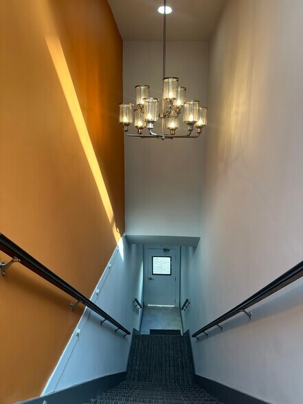 More Photos Of 7201-7213 Santa Monica Blvd, West Hollywood Storefront Retail Office For Lease