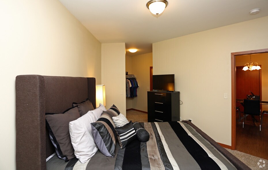 More Photos Of 401 N Washington St, Green Bay Apartments For Lease
