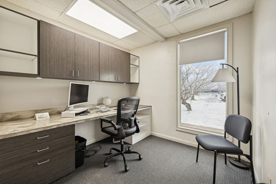 More Photos Of 411 Industrial Dr, White House Manufacturing For Lease