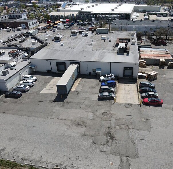 More Photos Of 840 S Broadway, Hicksville Manufacturing For Lease
