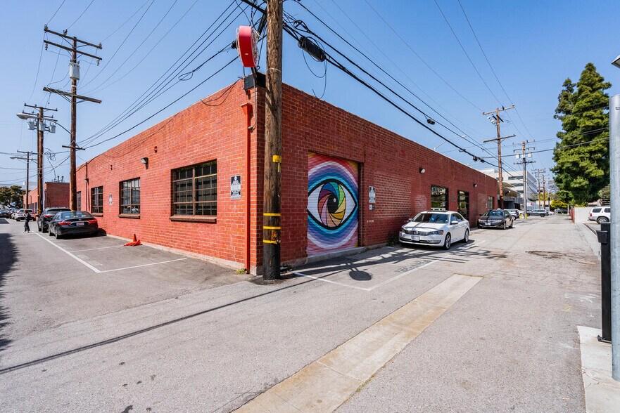 More Photos Of 2210 Broadway, Santa Monica Loft Creative Space For Lease