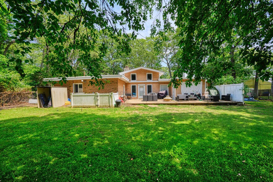 More Photos Of 10 Hunter Ave, Miller Place Office Residential For Sale