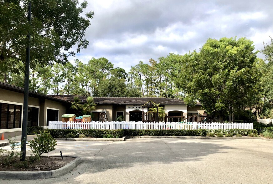 More Photos Of 2535 Northbrooke Plaza Dr, Naples Medical For Sale