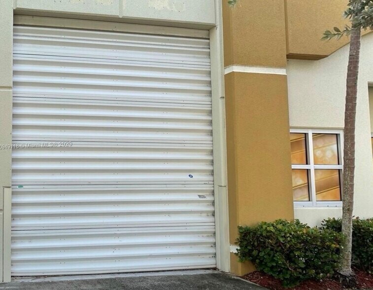 More Photos Of 1845 NW 112th Ave, Miami Light Manufacturing For Sale
