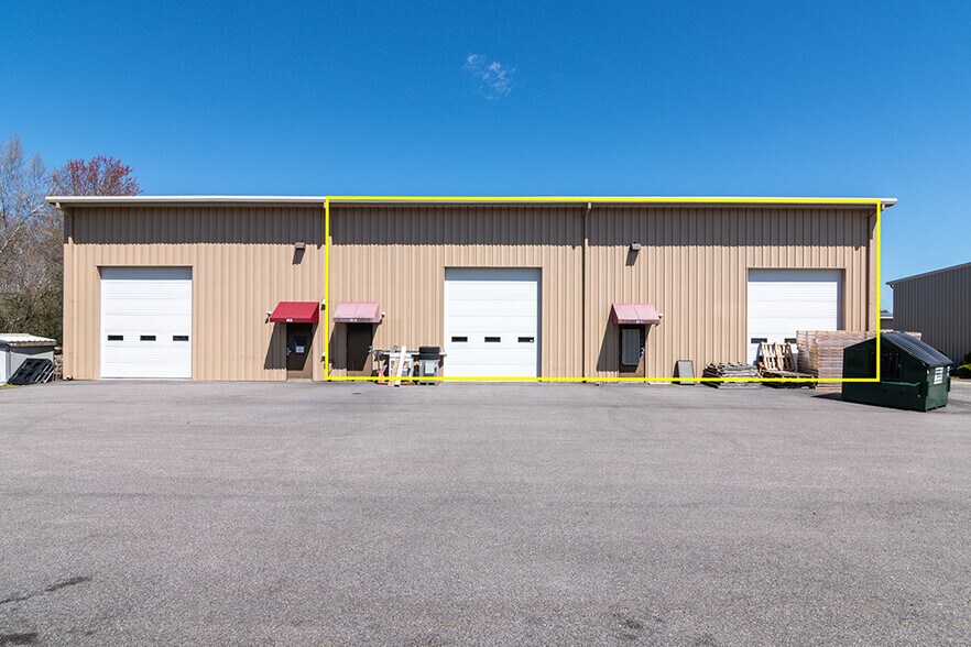More Photos Of 376 Dry Bridge Rd, North Kingstown Warehouse For Sale