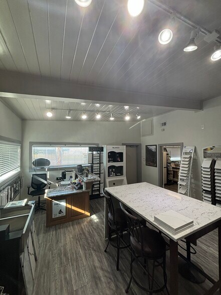 More Photos Of 2875 S Burleson Blvd, Burleson Warehouse For Sale