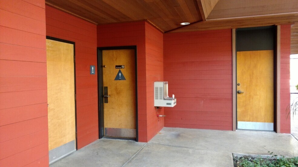 More Photos Of 1900 Royalty Dr, Pomona Medical For Lease
