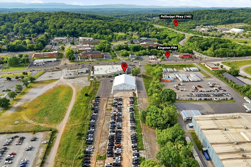 More Photos Of 10001 Kingston Pike, Knoxville Specialty For Lease