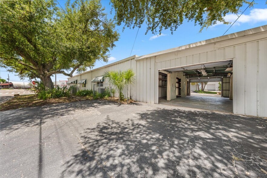 More Photos Of 1901 13th Ave N, Saint Petersburg Distribution For Lease