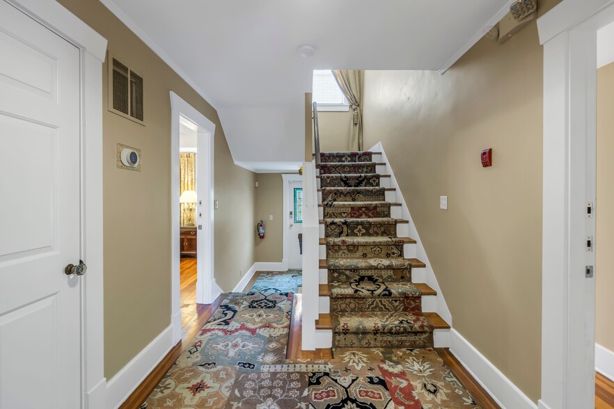 More Photos Of 635 Bay St NE, Saint Petersburg Hospitality For Sale