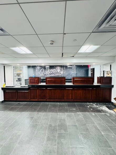 More Photos Of 30-75 Steinway St, Astoria Bank For Sale