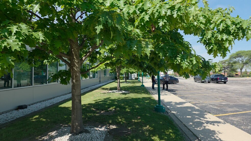 Primary Photo Of 313 S Rohlwing Rd, Addison Distribution For Lease