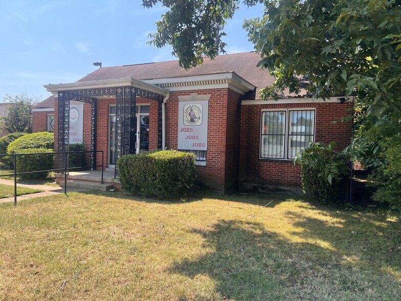 More Photos Of 2279 Lamar Ave, Memphis Specialty For Sale