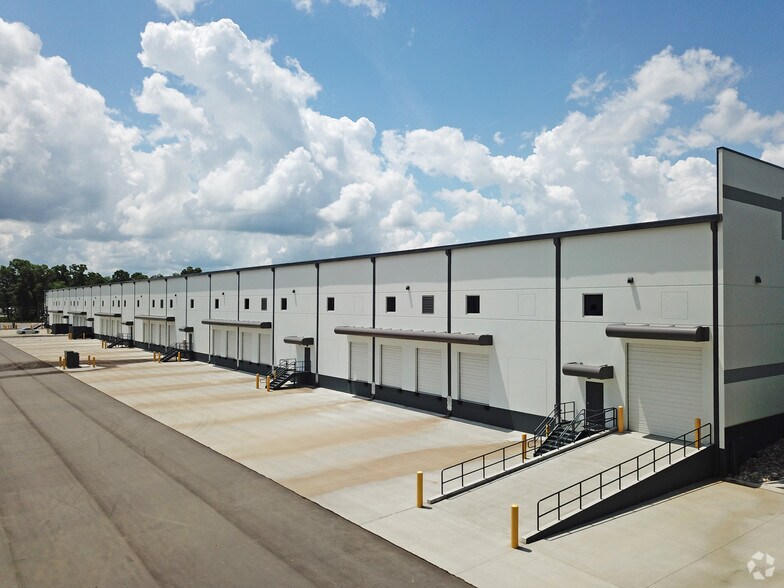 More Photos Of 11201 Ed Brown Rd, Charlotte Warehouse For Lease
