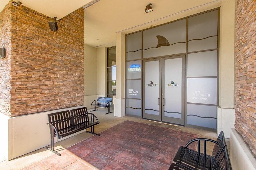 More Photos Of 4001 Nicholson Dr, Baton Rouge Hotel For Lease