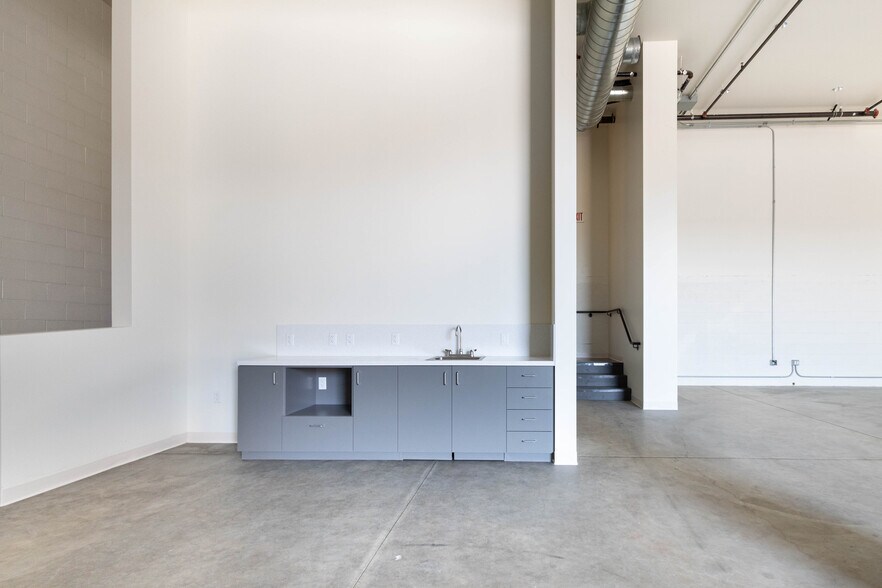 More Photos Of 140 Sheldon St, El Segundo Loft Creative Space For Lease