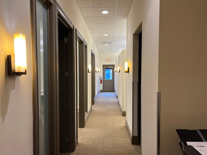 More Photos Of 16121 Lee Rd, Fort Myers Flex For Sale