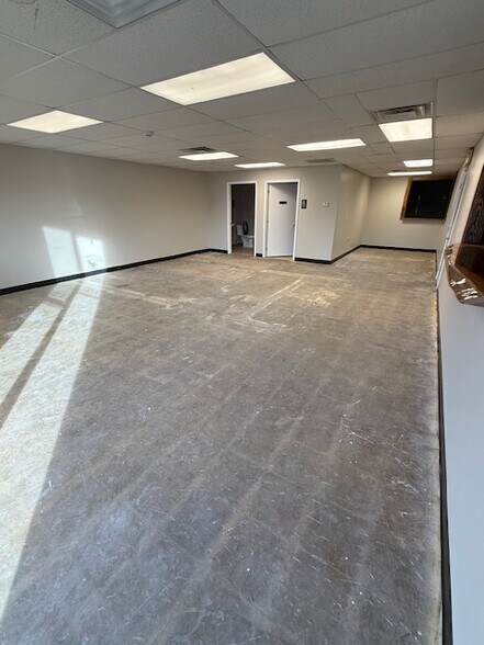 More Photos Of 7744 N Owasso Expy, Owasso Warehouse For Lease