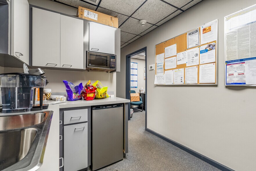 More Photos Of 2315 14th Ave, Vero Beach Medical For Sale