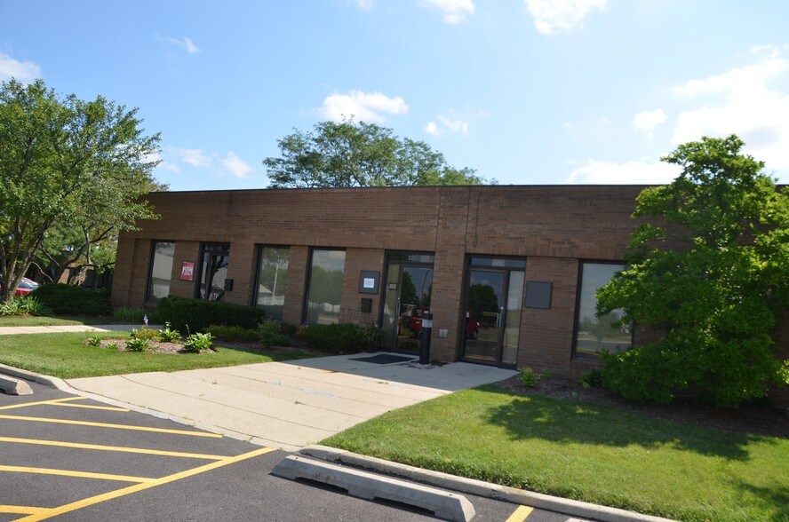 More Photos Of 4255 Westbrook Dr, Aurora Medical For Lease