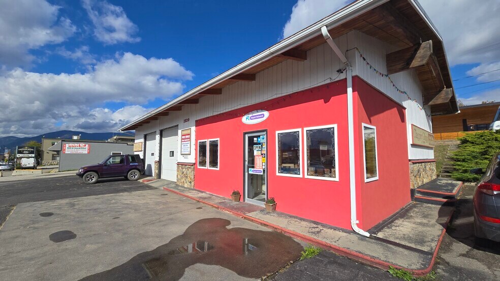 More Photos Of 1520 Canyon St, Creston Auto Repair For Sale