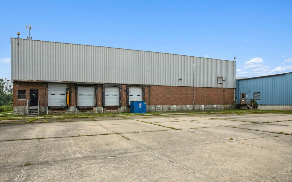 More Photos Of 1776 Hilltop Rd, Saint Joseph Warehouse For Sale